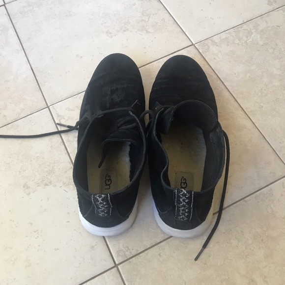 Ugg men black shoes - Picture 3 of 3